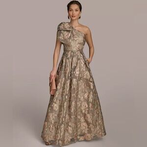 Donna Karan $359 NWOT Metallic Jacquard One-Shoulder Bow Floral Ball Gown